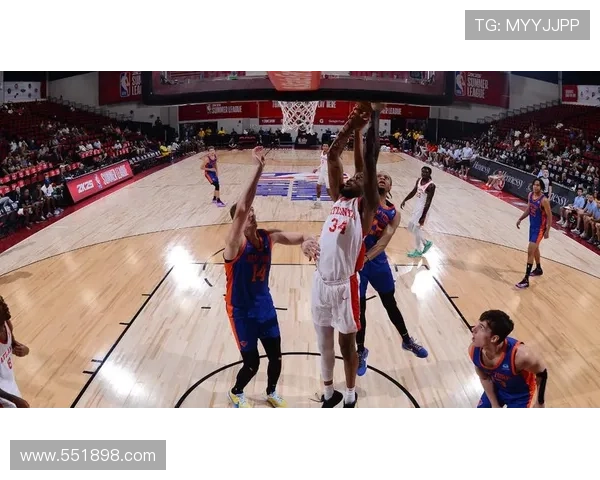 [篮球]拜仁慕尼黑19记三分射落“红星”.